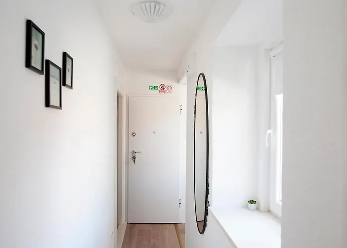 Slavuj Square Apartment Split