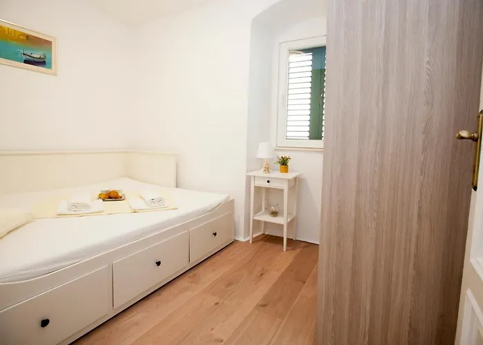 Slavuj Square Apartment