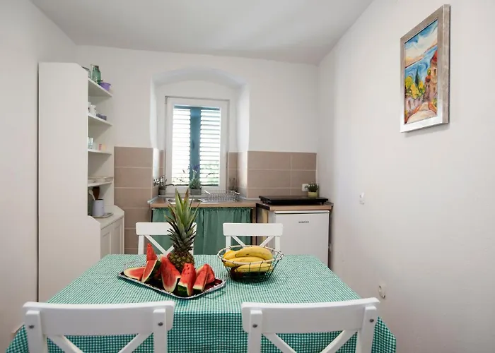 Slavuj Square Apartment Split