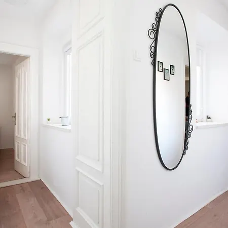 Apartamento Slavuj Square *